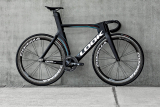 Vernieuwde LOOK 895 Vitesse carbon baanfiets raakt de planken